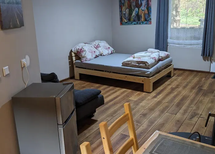 Kleine Am Waldrand *