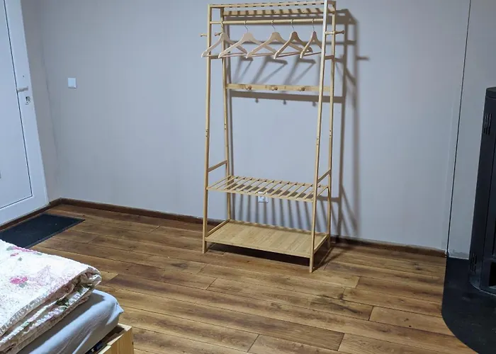 Kleine Am Waldrand *